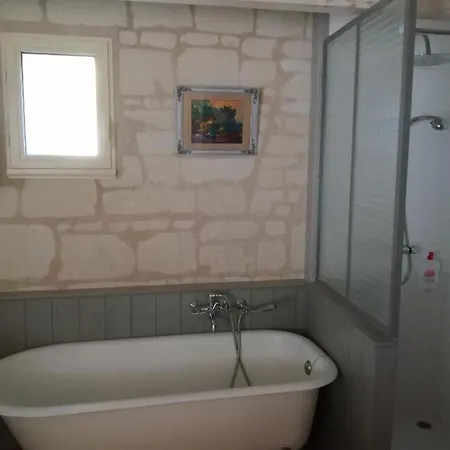 לינה וארוחת בוקר La Motelle N 5 Les Ulmes