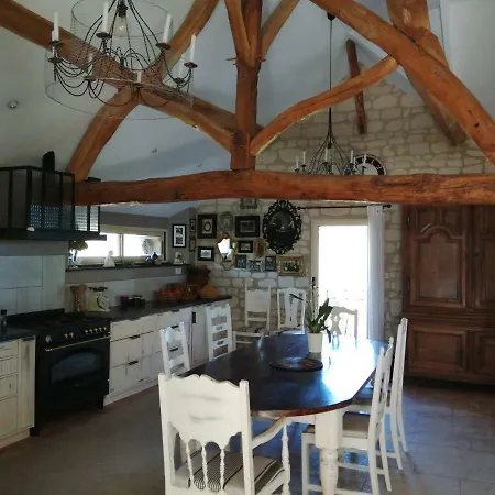 לינה וארוחת בוקר La Motelle N 5 3*